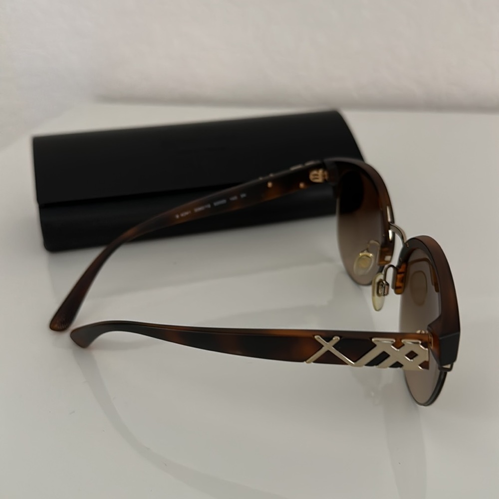 BURBERRY WOMENS BOTTOM FRAMELESS SUNGLASSES Brown Gradient Havana - Picture 3 of 5